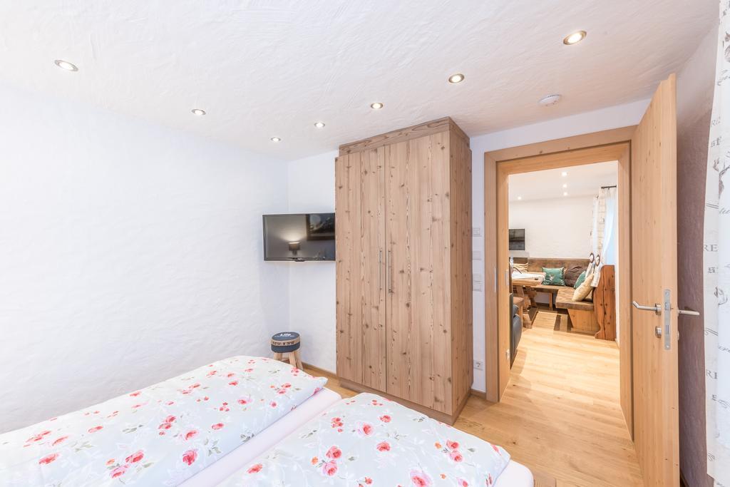 Haus Moesenlechner Lägenhet Maishofen Exteriör bild